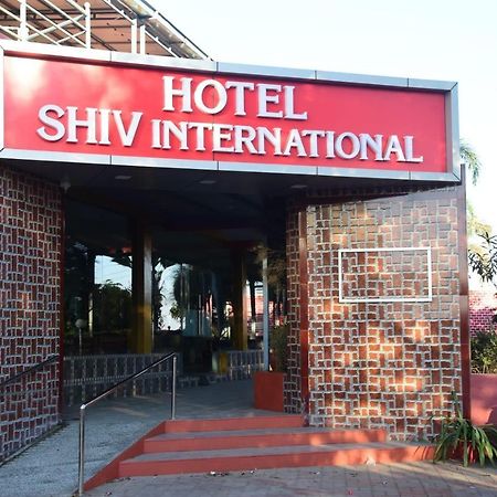 Hotel Shiv International Bhachau エクステリア 写真