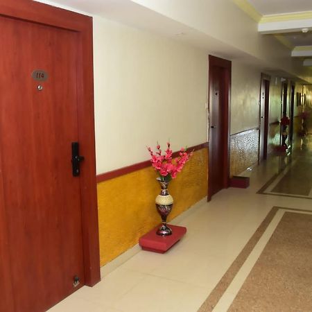 Hotel Shiv International Bhachau エクステリア 写真