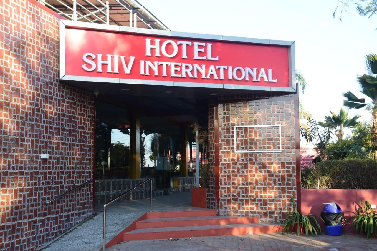 Hotel Shiv International Bhachau エクステリア 写真