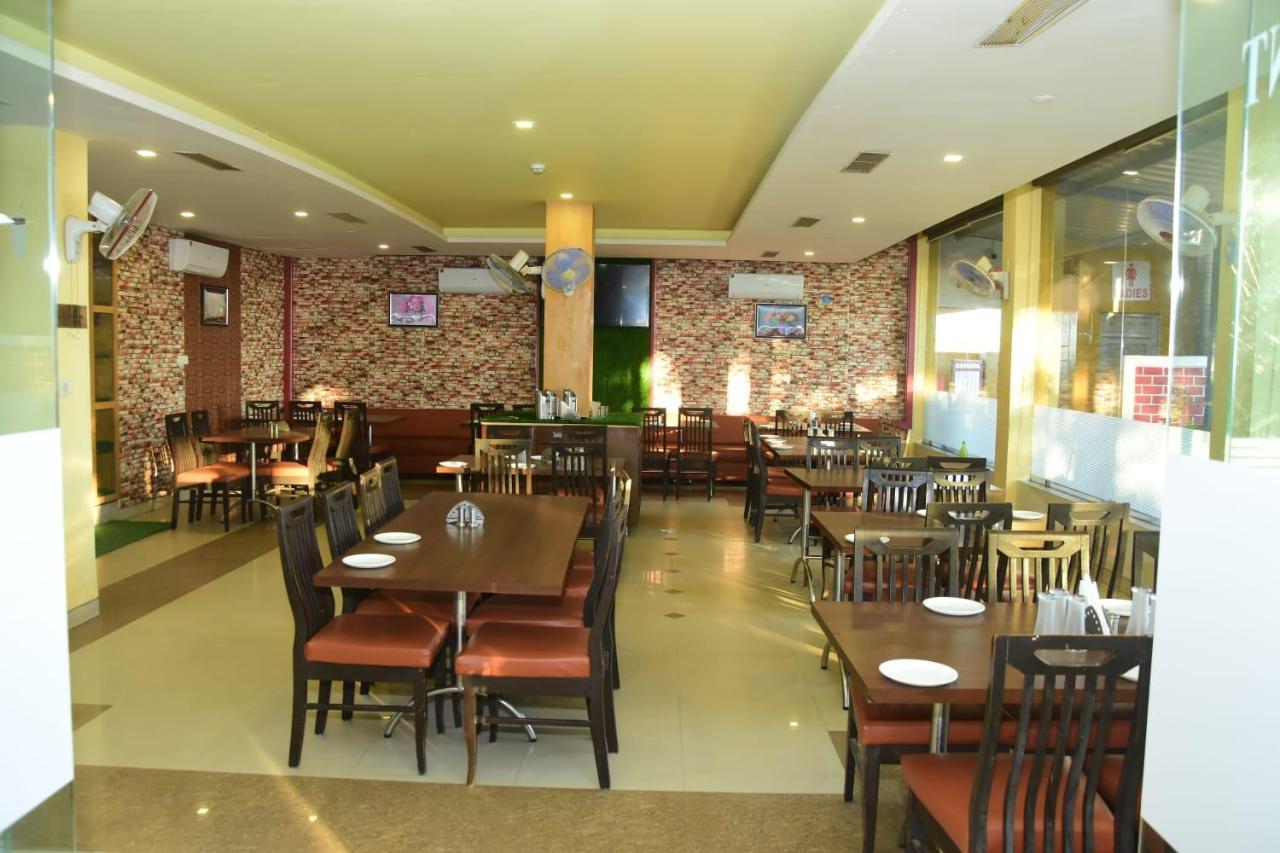 Hotel Shiv International Bhachau エクステリア 写真