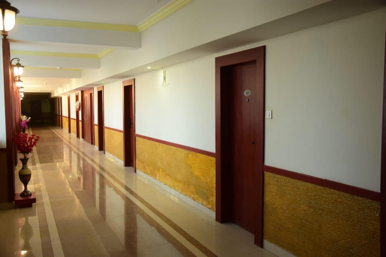 Hotel Shiv International Bhachau エクステリア 写真