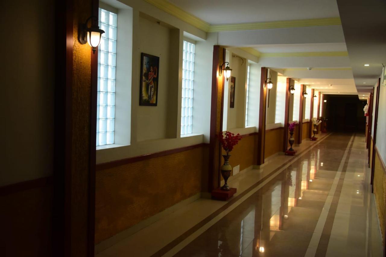 Hotel Shiv International Bhachau エクステリア 写真